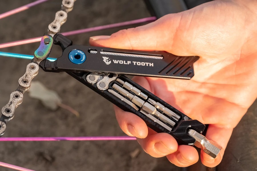 13003円 新しい到着 Wolf Tooth ウルフトゥース 8-Bit Kit One マルチツール 工具 携帯ツール メンテナンス 自転車 送料無料 一部地域は除く